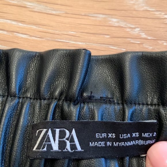 Zara Faux Leather Paper Bag Waist,  Cropped Cuffed Pant, Black, Size XS - Picture 10 of 15